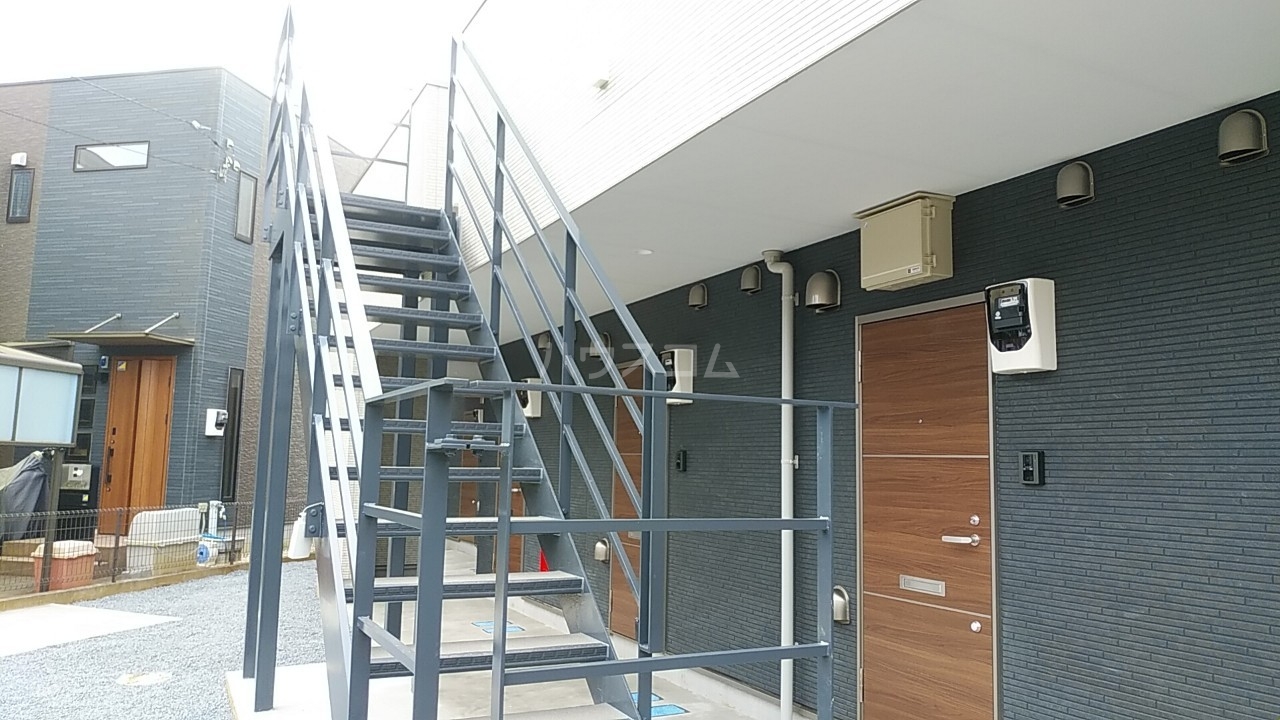 20/30 エントランス