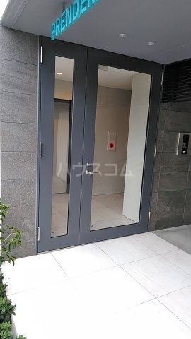 22/28 エントランス