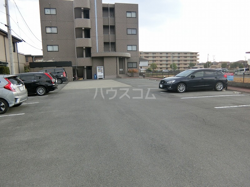 15/23 駐車場