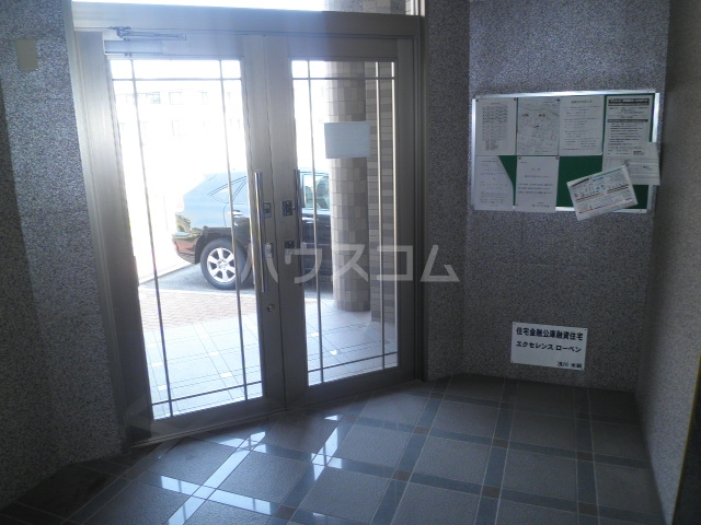 21/30 エントランス