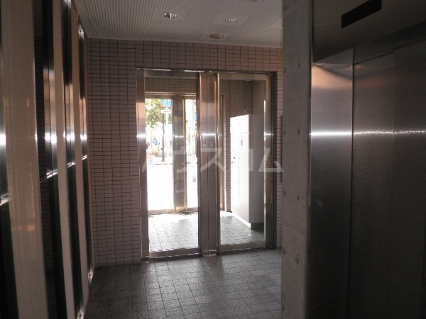 20/30 エントランス