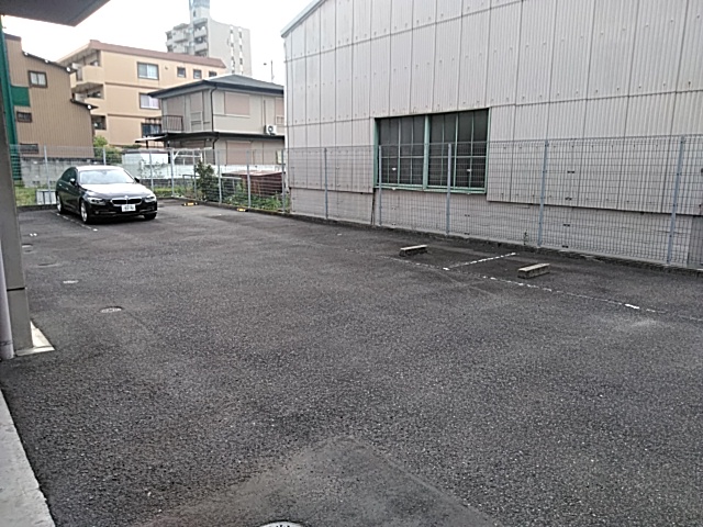 22/30 駐車場