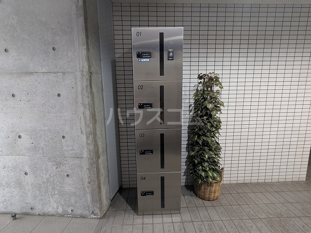 27/29 エントランス