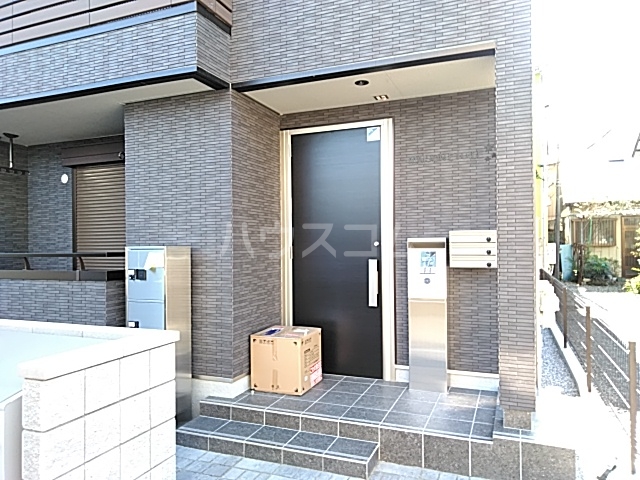 3/4 エントランス