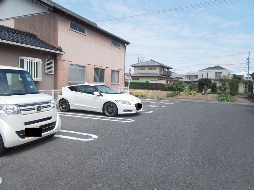 14/14 駐車場