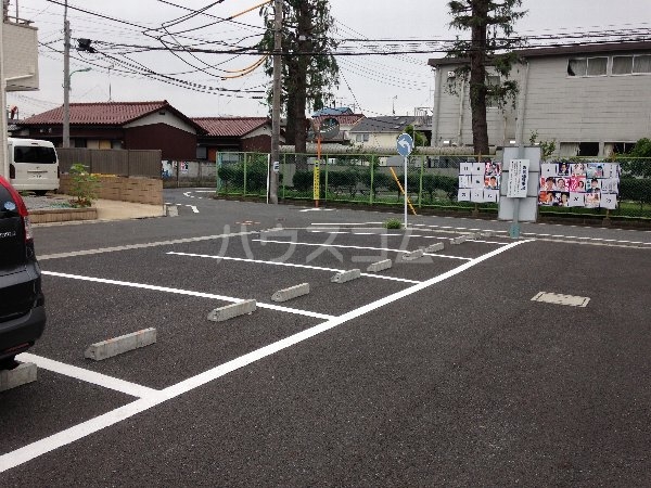 22/27 駐車場
