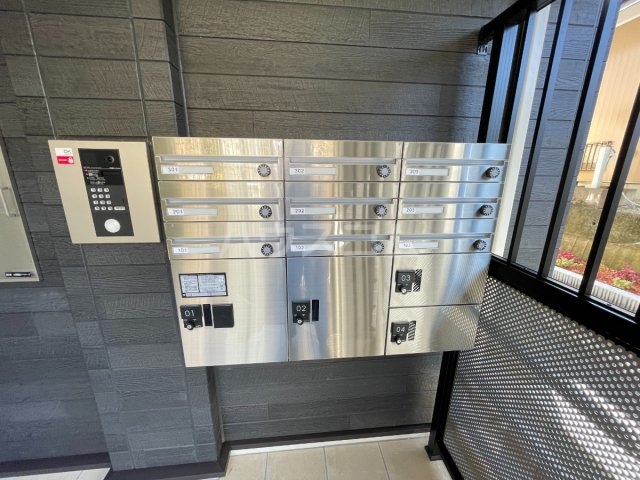 26/30 エントランス