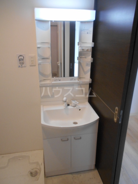 13/30 洗面