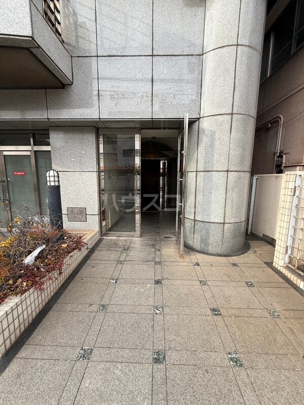 19/21 エントランス