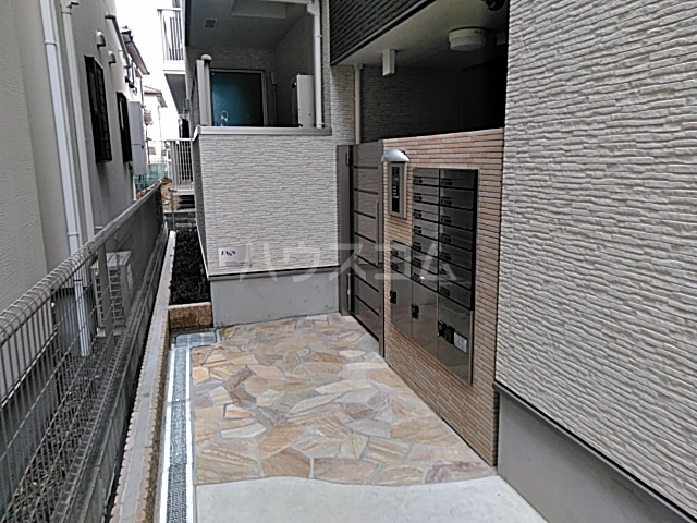 19/29 エントランス