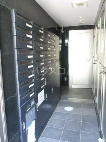 25/30 エントランス