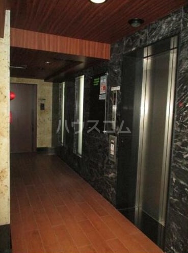 26/30 エントランス