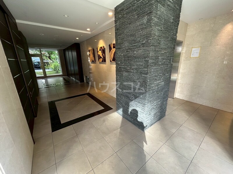 17/26 エントランス