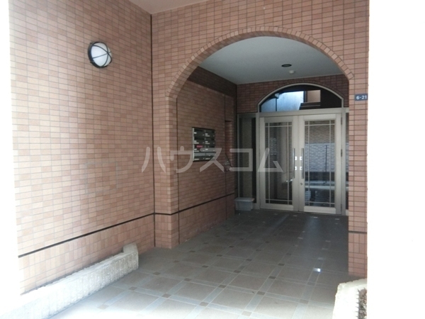 28/30 エントランス