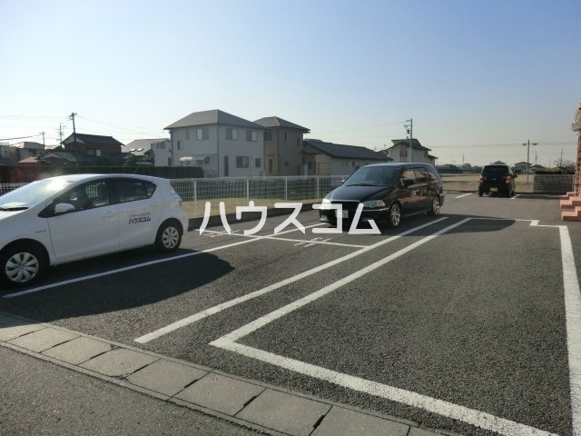 16/20 駐車場