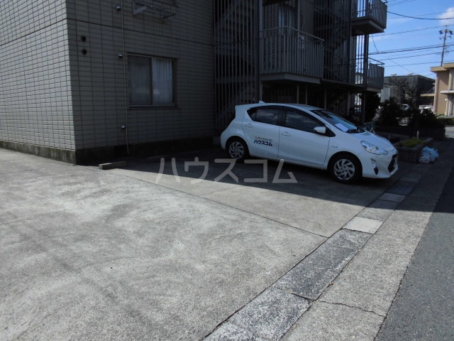 2/6 駐車場