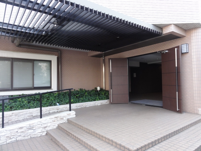 22/30 エントランス