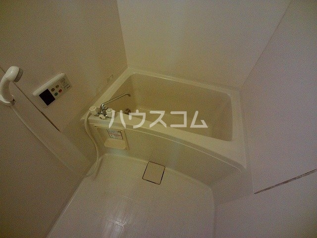 13/30 浴室