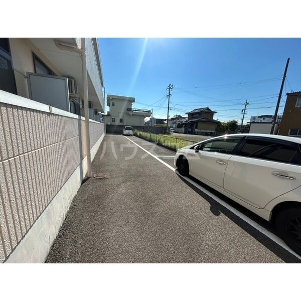 14/17 駐車場
