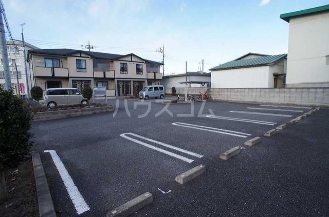 27/30 駐車場