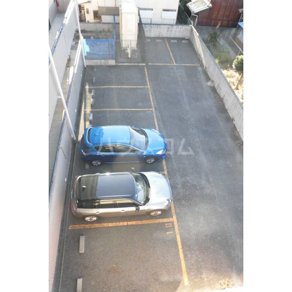 17/25 駐車場