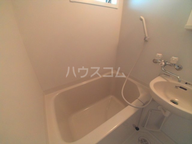 13/30 浴室