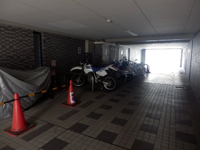 19/25 エントランス