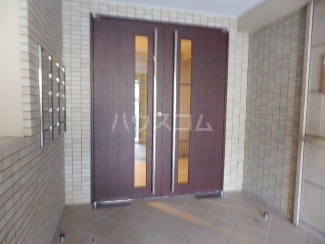 22/29 エントランス