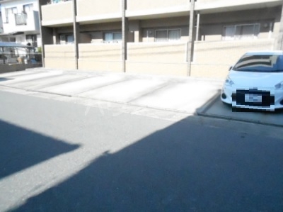 18/24 駐車場
