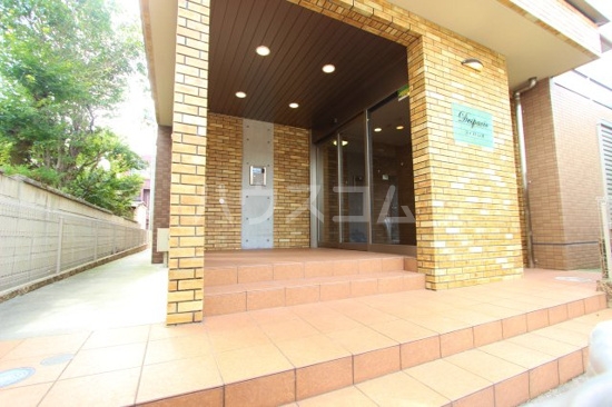 19/26 エントランス