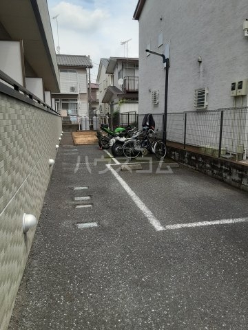 28/30 駐車場