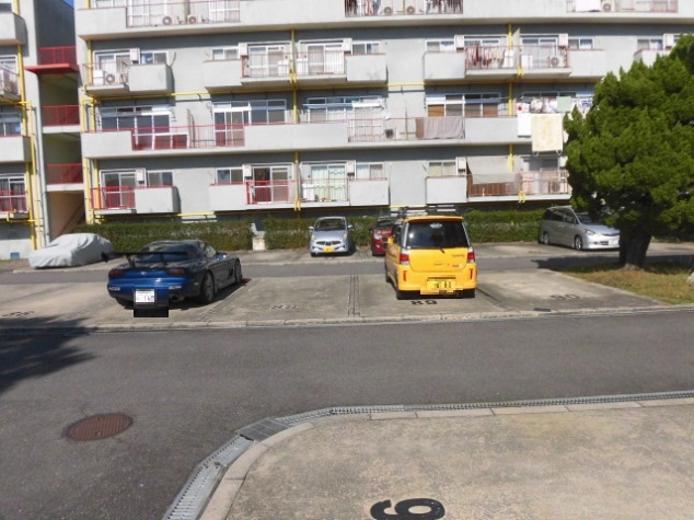 19/28 駐車場
