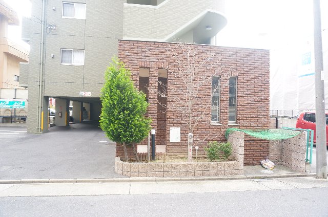 21/29 エントランス