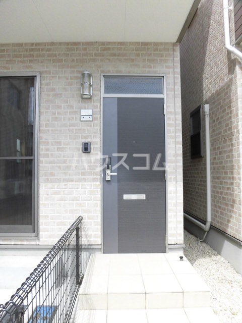 24/30 エントランス