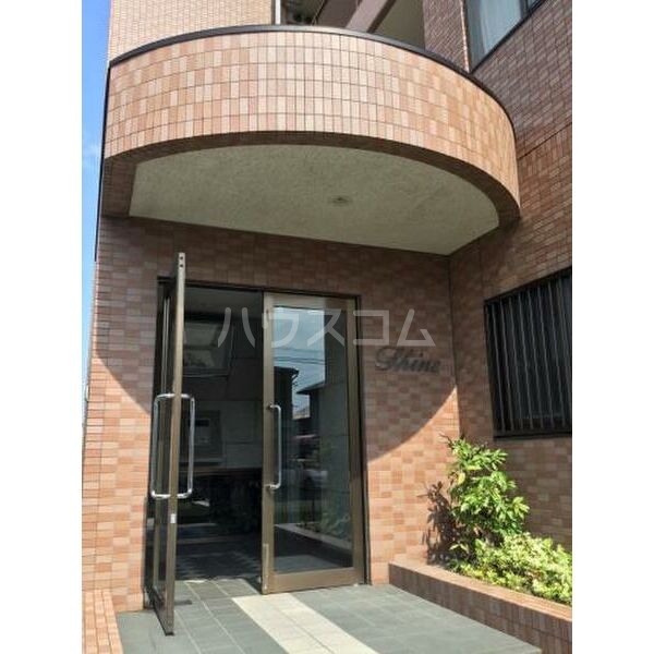 17/19 エントランス