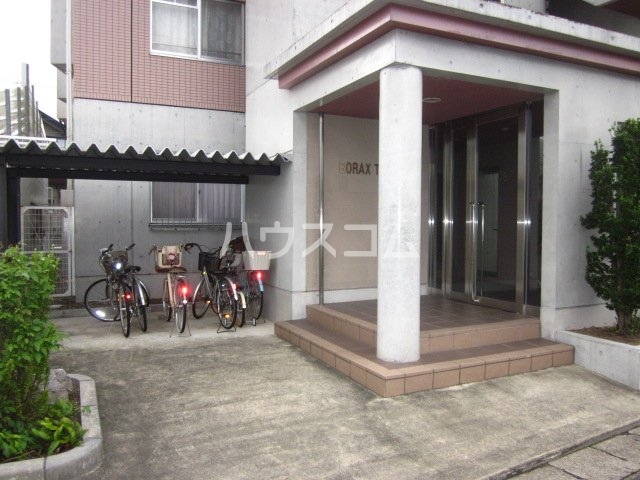 15/19 エントランス