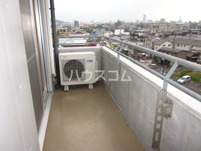 13/19 バルコニー