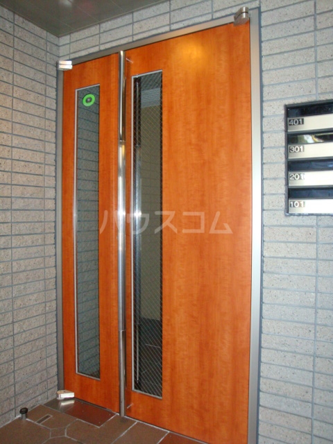 14/16 エントランス