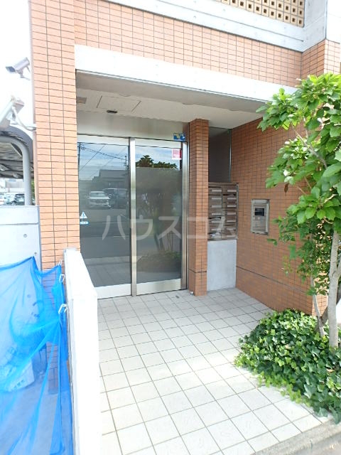 20/29 エントランス