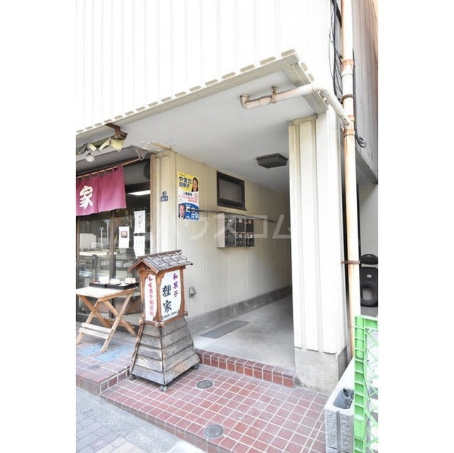 16/27 エントランス