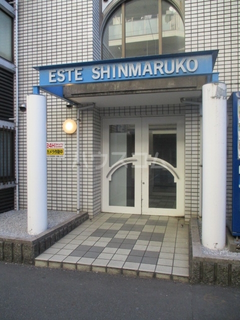 21/23 エントランス