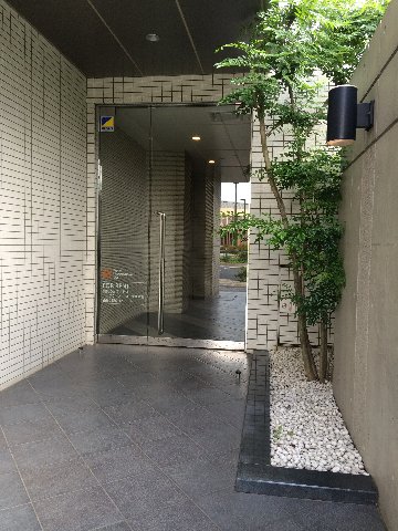 28/29 エントランス