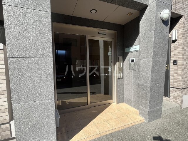 13/16 エントランス