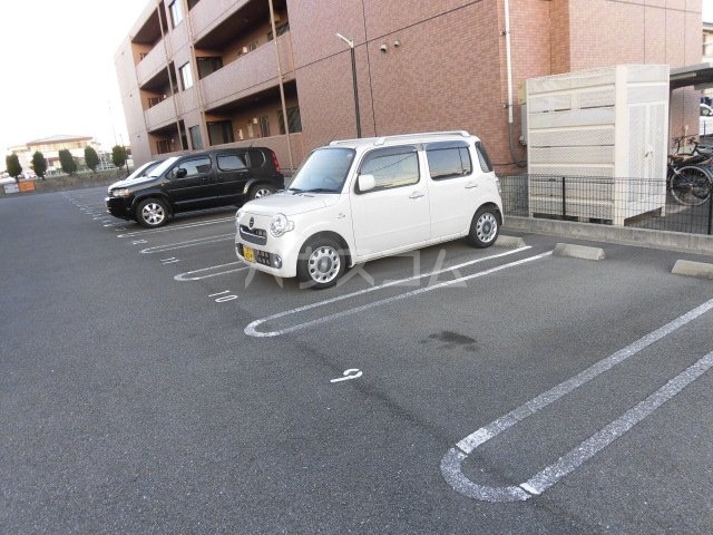 17/20 駐車場