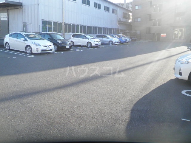 20/27 駐車場