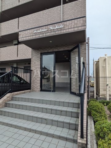 22/24 エントランス