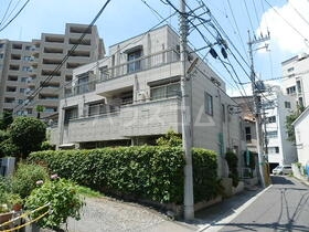 19/26 エントランス