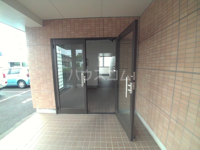 22/30 エントランス