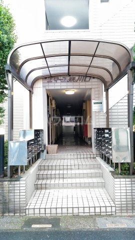 16/27 エントランス