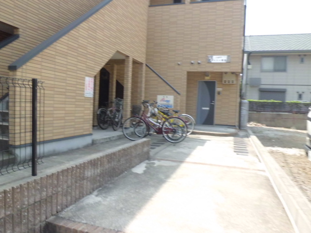 22/30 エントランス